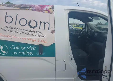 2015 Nissan Nv200 Sv z USA, uszkodzony, nr VIN 3N6CM0KN1FK701817